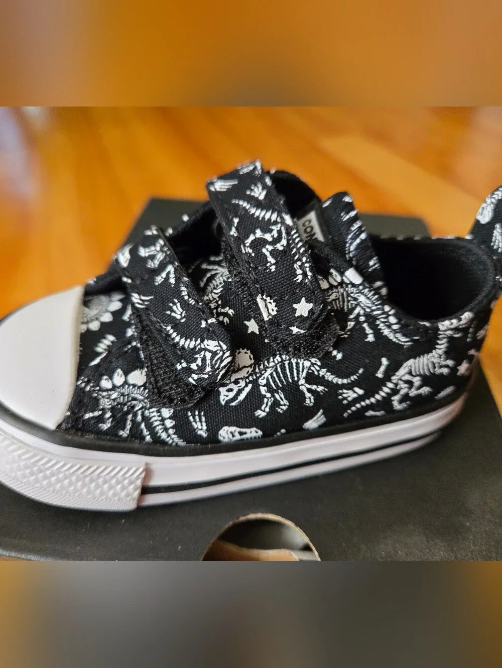 NWT- Size 4-Converse Kids Black & White Dinosaur Print Velcro Low Top Sneakers
